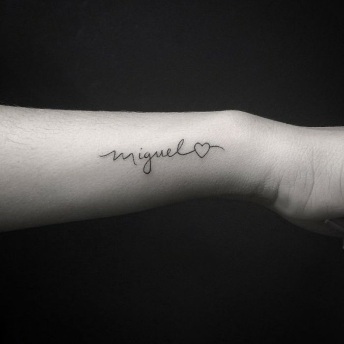 Tatuagens de nombres letra cursiva 7